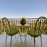 Achille Apartment *