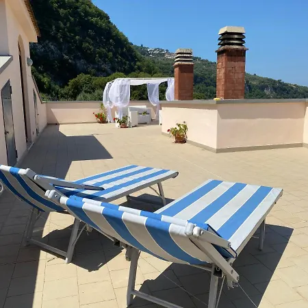 Achille Apartment *